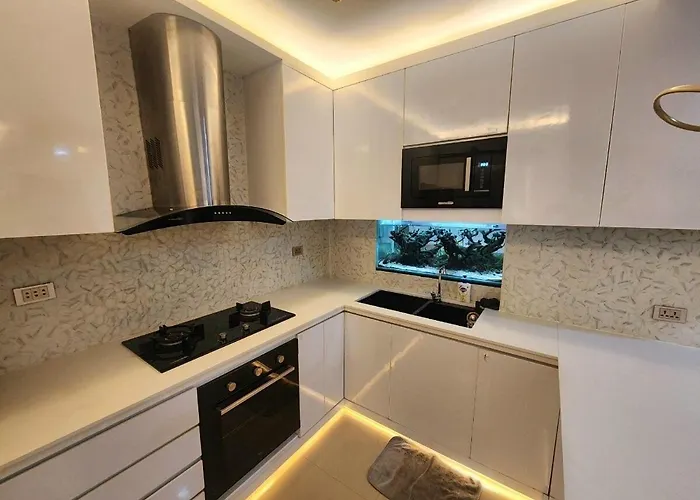 Movie Screen& 4rooms Private House Near J Park