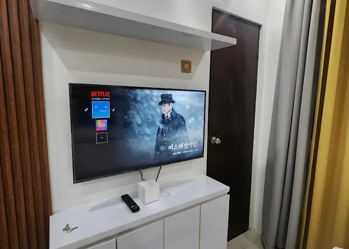 Movie Screen& 4rooms Private House Near J Park Cebu