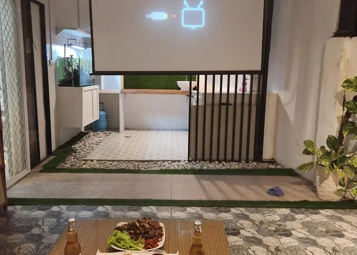 Movie Screen& 4rooms Private House Near J Park Cebu