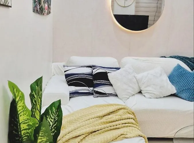 Casa vacanze Movie Screen& 4rooms Private House Near J Park Cebu