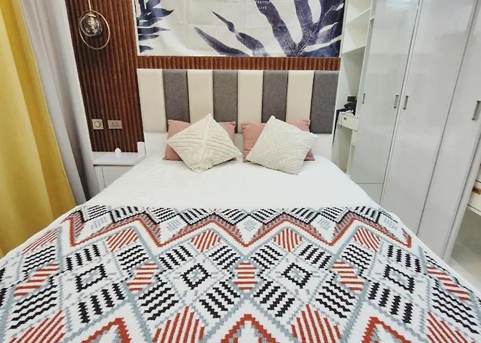 Movie Screen& 4rooms Private House Near J Park Cebu